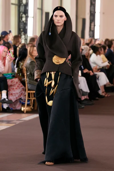 Look 8
